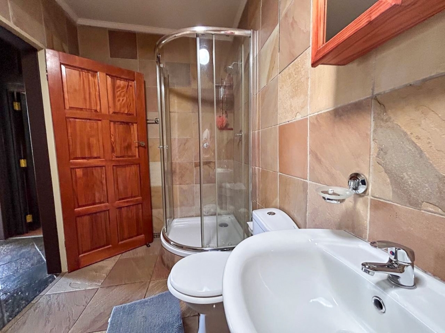 4 Bedroom Property for Sale in Lindequesdrif North West